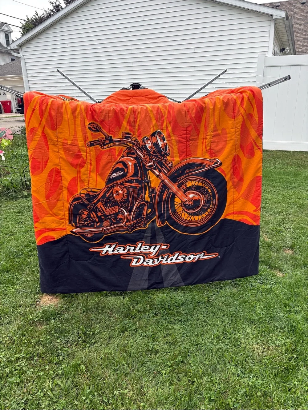 Harley-Davidson Comforter Heritage Soft Tail on Ftont Logo on Back 1998